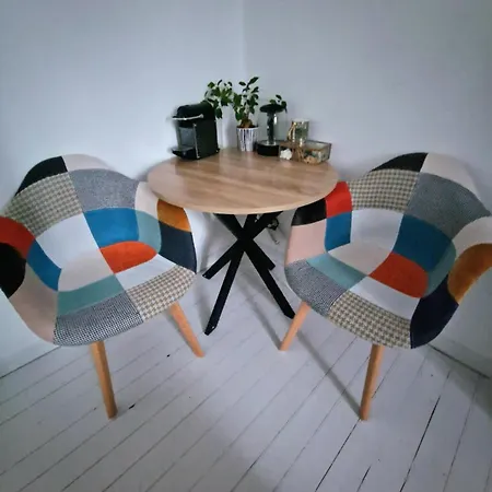 Quarto em Acomodações Particulares Ulala Charleroi Airport Bruxelles *