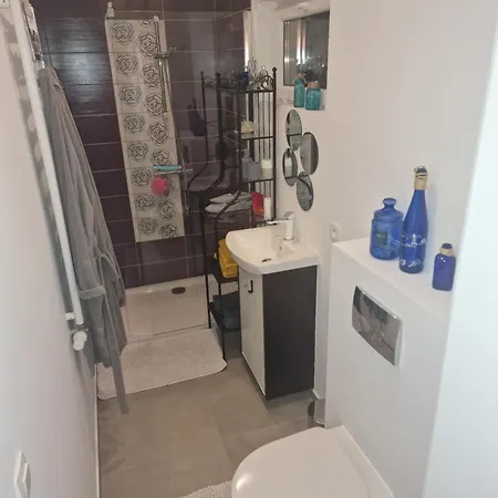 Ulala Charleroi Airport Bruxelles Homestay szállás